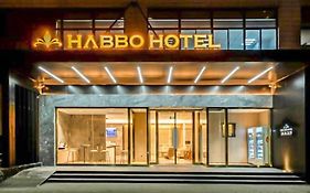 Habbo Hotel